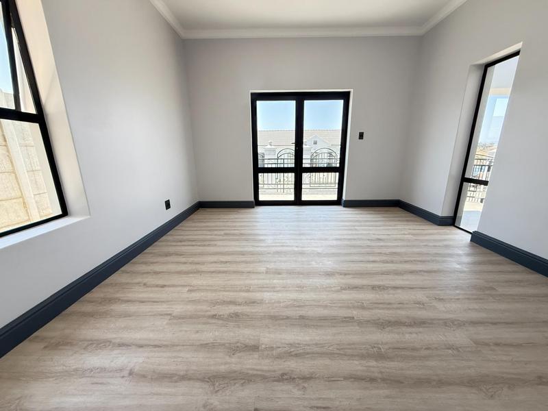 5 Bedroom Property for Sale in Tafelzicht Western Cape